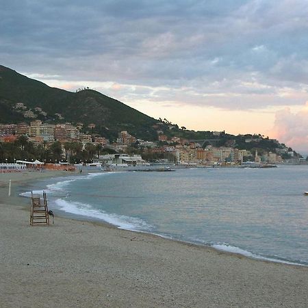 Quiete Ad Un Passo Dal Mare Apartment Albisola Superiore Luaran gambar