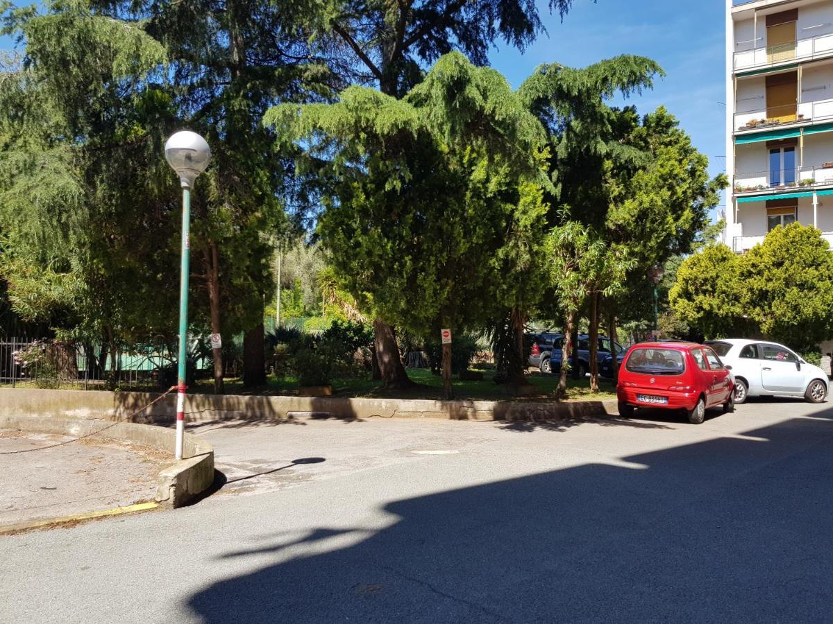Quiete Ad Un Passo Dal Mare Apartment Albisola Superiore Luaran gambar